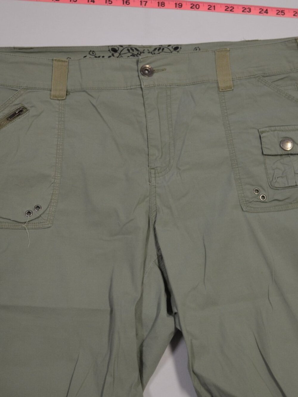 Women’s Khakis & Co Drawstring Capri Pants Size 16W Green Gray